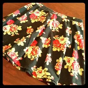 Women's floral print Forever 21 mini skirt